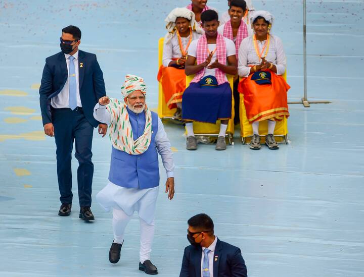 তিনি এও বলেন, ‘গোটা পৃথিবী এখন ভারতকে অন্য নজরে দেখে। ভারতের কাছে গোটা বিশ্বের এখন অনেক আশা। রাজনৈতিক স্থিরতার কতটা শক্তি দেশ আজ দেখিয়ে দিয়েছে। দ্রুত সিদ্ধান্ত নেওয়ার ক্ষমতা দেশকে উন্নয়নের পথে নিয়ে চলেছে’। ছবি- পিটিআই