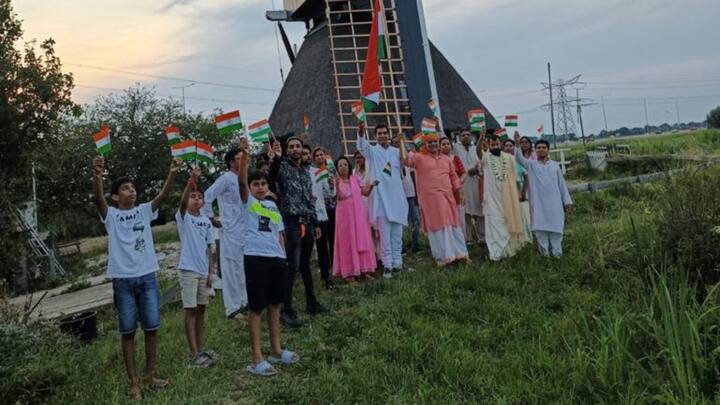 নেদারল্যান্ডে বসবাসকারী ভারতীয় ও ভারতীয় বংশোদ্ভুতরা পালন করেছেন ভারতের স্বাধীনতার ৭৫তম বর্ষপূর্তি। পতাকা উত্তোলনও করেছেন তাঁরা।