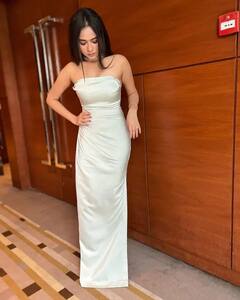 Jannat Zubair Pics: શાઈનિંગ વ્હાઈટ ડ્રેસમાં જન્નત ઝુબૈરે ફરી ચલાવ્યો હુશ્નનો જાદુ, ફોટો જોઈ ફેન્સ થયા દિવાના