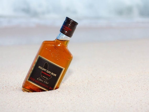 National Rum Day: రమ్ తాగుతారా? దాన్ని దేనితో తయారుచేస్తారో తెలిస్తే షాకైపోతారు National Rum Day: రమ్ తాగుతారా? దాన్ని దేనితో తయారుచేస్తారో తెలిస్తే షాకైపోతారు