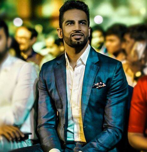 बॉलीवुड एक्टर उपेन पटेल आज अपना 40वां जन्मदिन मना रहे हैं. हालांकि वो बीते कई सालों से बड़े पर्दे गायब हैं और यहां तक सोशल मीडिया पर वो कोई खासा एक्टिव नजर नहीं आते.