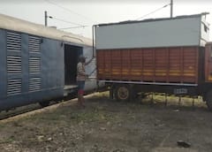 मोठा गाजावाजा करुन सुरू केलेली किसान रेल्वे गेल्या पाच महिन्यांपासून बंद, शेती मालाची वाहतूक बंद पडल्याने शेतकऱ्यांचं मोठं नुकसान