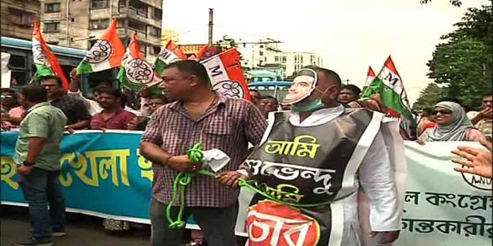 শুধু তাই নয়, 'খেলা হবে দিবস'-এই আসল খেলা শুরু হবে বলে মন্তব্য করেন বিজেপি-র সর্বভারতীয় সহ-সভাপতি দিলীপ ঘোষ। সমান মাঠ পেলে তাঁরাও খেলে দিতে পারেন বলে মন্তব্য করেন সুকান্ত।
