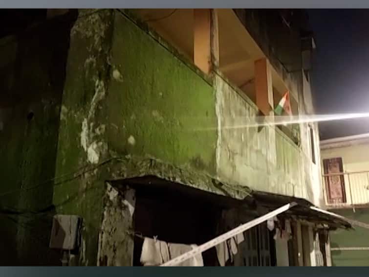 building slab collapsed in Mumbai Mulund Death of an elderly couple Maharashtra Marathi News मुंबईतील मुलुंडमध्ये इमारतीचा स्लॅब कोसळला; वृद्ध दाम्पत्याचा मृत्यू, इमारत धोकादायक घोषित करुनही काही कुटुंबांचं वास्तव्य