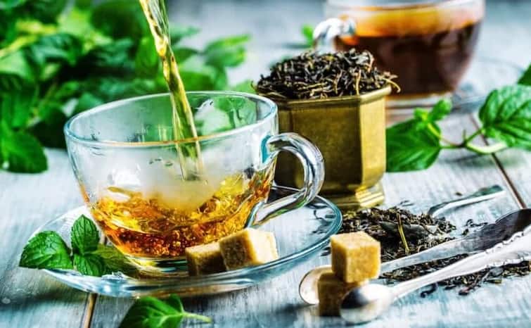 Herbal Tea Effects: Do you know... herbal tea can also cause many harms to health, know about it Herbal Tea Effects : ਕੀ ਤੁਸੀਂ ਜਾਣਦੇ ਹੋ... ਹਰਬਲ ਟੀ ਨਾਲ ਵੀ ਸਿਹਤ ਨੂੰ ਹੋ ਸਕਦੇ ਨੇ ਕਈ ਨੁਕਸਾਨ, ਜਾਣੋ ਇਸ ਬਾਰੇ