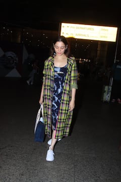 Tamannaah: మబ్బుల్లో జాబిల్లిలా మిల్కీ బ్యూటీ