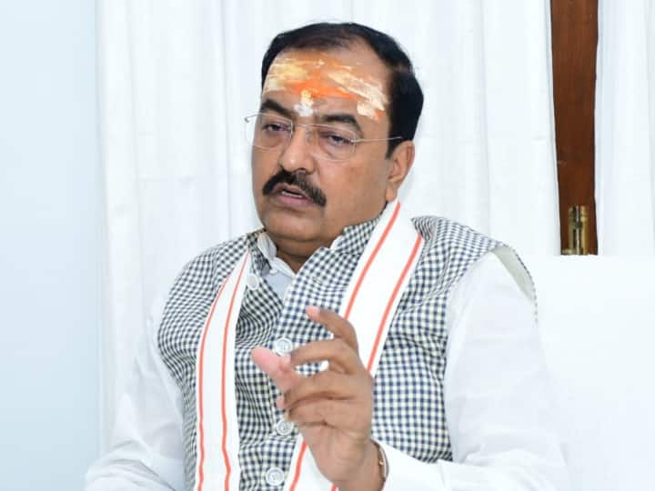 Uttar Pradesh Deputy CM Keshav Prasad Maurya target Samajwadi Party Chief Akhilesh Yadav after Pm Narendra Modi on familialism UP Politics: बिना नाम लिए अखिलेश यादव पर डिप्टी सीएम केशव प्रसाद मौर्य ने साधा निशाना, कहा- जिनका हाजमा खराब...