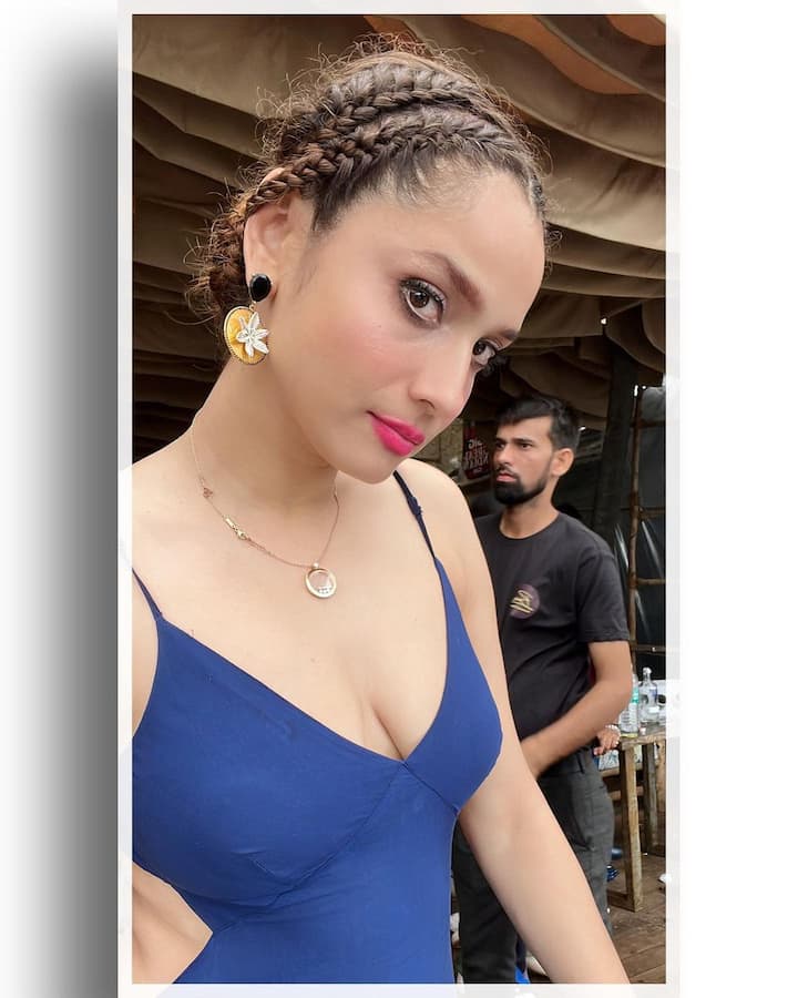 अंकिता लोखंडे का ये बोल्ड अंदाज़ फैन्स के दिलों की धड़कनें तेज कर रही है.बता दें कि अंकिता ने टीवी सीरियल 'पवित्र रिश्ता' से इंडस्ट्री में पहला कदम रखा था.