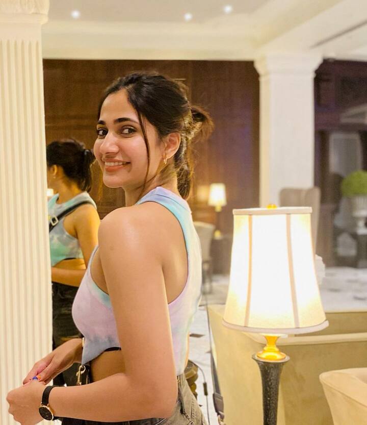 கனவில் வந்த பெண்ணே நீயே நீதானா
