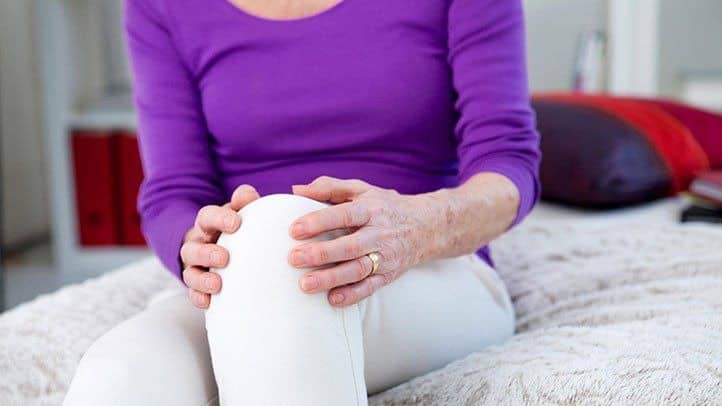 Joint Pain: Why knee problem is found in most women compared to men, know the cause and prevention Joint Pain : ਮਰਦਾਂ ਦੇ ਮੁਕਾਬਲੇ ਜ਼ਿਆਦਾਤਰ ਔਰਤਾਂ 'ਚ ਕਿਉਂ ਪਾਈ ਜਾਂਦੀ ਗੋਡਿਆਂ ਦੀ ਸਮੱਸਿਆ, ਜਾਣੋ ਕਾਰਨ ਤੇ ਬਚਾਅ
