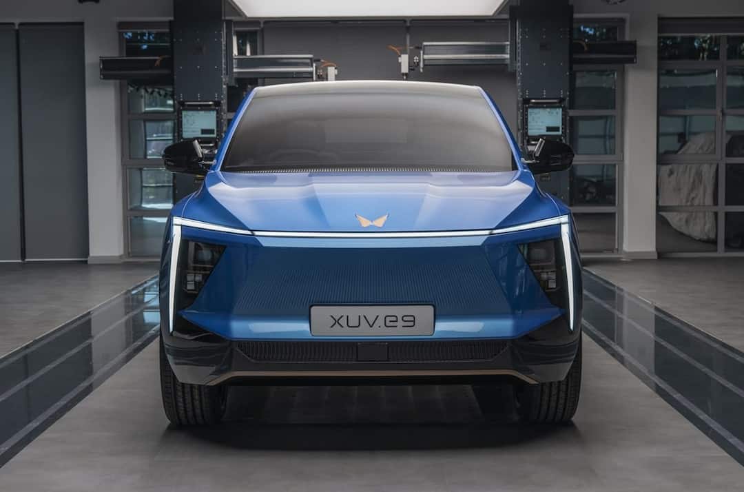 Mahindra Electric Cars: 2024 के अंत तक आएगी Mahindra की XUV.e9 इलेक्ट्रिक SUV कूप, देखिए इसका फर्स्ट लुक रिव्यू Mahindra XUV.E9 First Look Review Interior Price Features Electric SUV Coupe Due 2024 End Mahindra Electric Cars: 2024 के अंत तक आएगी Mahindra की XUV.e9 इलेक्ट्रिक SUV कूप, देखिए इसका फर्स्ट लुक रिव्यू