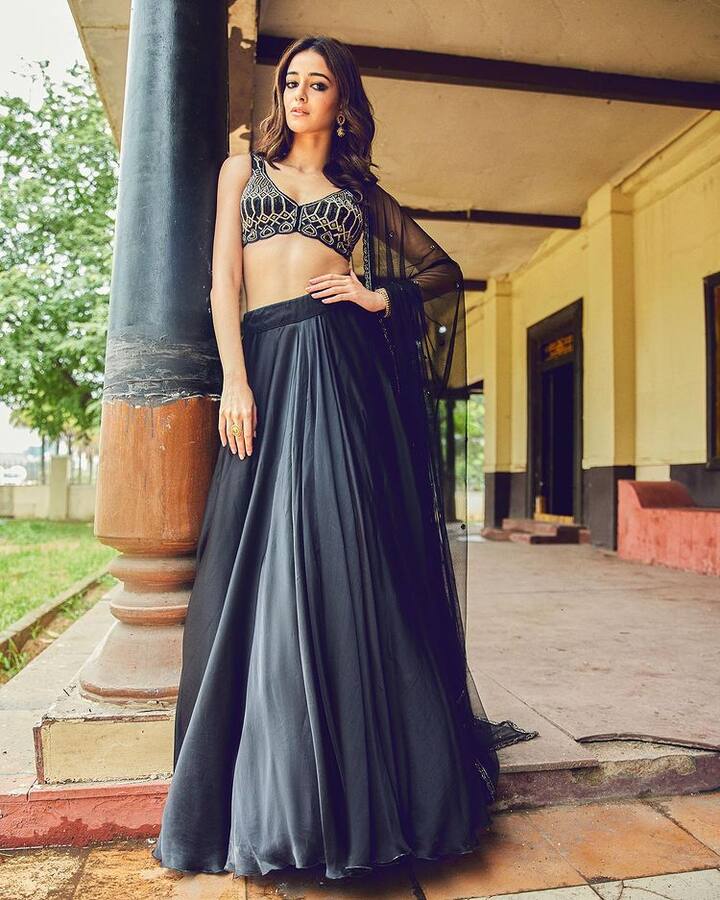 આ લેટેસ્ટ તસવીરો અનન્યા પાંડેએ તેની ફિલ્મના પ્રમોશન દરમિયાન ઈન્સ્ટાગ્રામ પર શેર કરી છે.