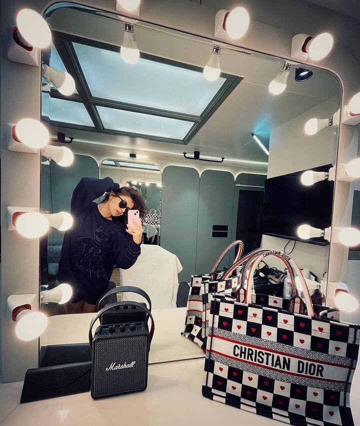 Avnit Kaur Photo: ટીવી એક્ટ્રેસ અવનીત કૌર તેની બોલ્ડ અને સુંદર તસવીરો માટે સોશિયલ મીડિયા પર ખૂબ જ લોકપ્રિય છે.