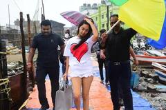 Kiara Advani Spotted: મુંબઈના વરસાદમાં સ્પોટ થઈ કિયારા અડવાણી, ખુલ્લા વાળમાં સુંદર લૂક જોવા મળ્યો