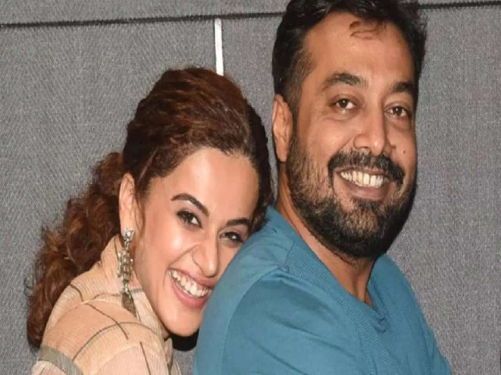 Taapsee Pannu Anurag Kashyap Trolled tamannaah bhatia take off her shoes भरी महफिल में Taapsee Pannu और Anurag Kashyap ने की ऐसी हरकत, फैंस ने उठाएं बॉलीवुड पर सवाल