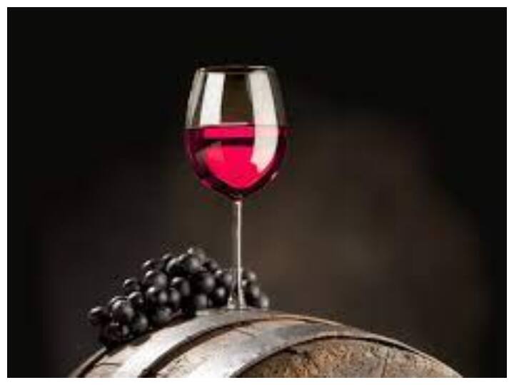 Shocking: 12 साल के लड़के ने YouTube वीडियो देखकर बनाई शराब, पीकर अस्पताल पहुंचा दोस्त 12 years old boy made wine by YouTube Tutorials in Kerala viral news on social media Shocking: 12 साल के लड़के ने YouTube वीडियो देखकर बनाई शराब, पीकर अस्पताल पहुंचा दोस्त