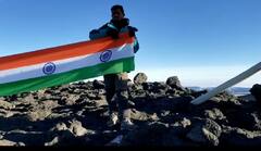 Photo: आफ्रिका खंडातील सर्वात उंच शिखरावर तिरंगा डौलाने फडकला