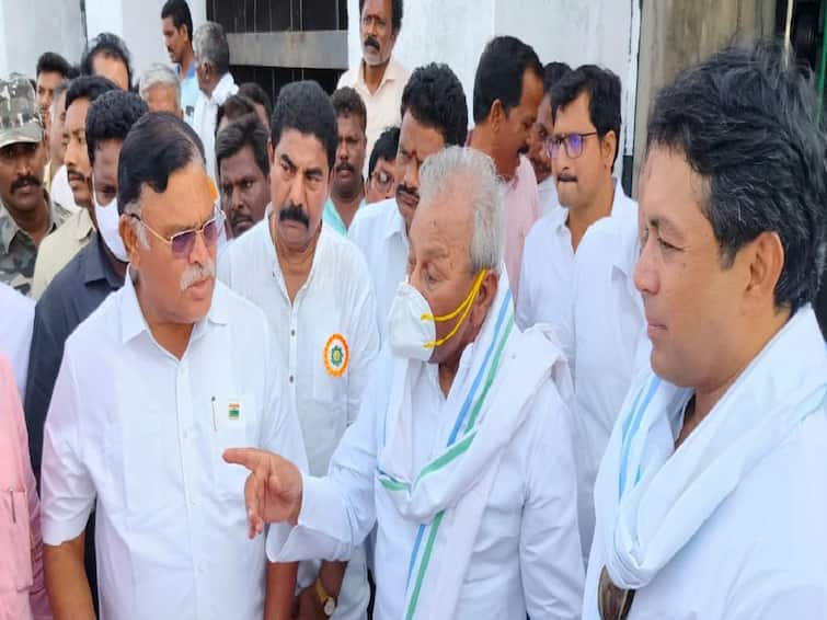 nellore sangam barriage political issue DNN సంగం బ్యారేజ్ నిర్వహణపై రగడ-  పైచేయి కోసం పోటీ పడుతున్న వైసీపీ ఎమ్మెల్యేలు!