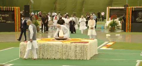 Breaking News: PM Modi Pays Floral Tribute To Atal Bihari Vajpayee On Death Anniversary