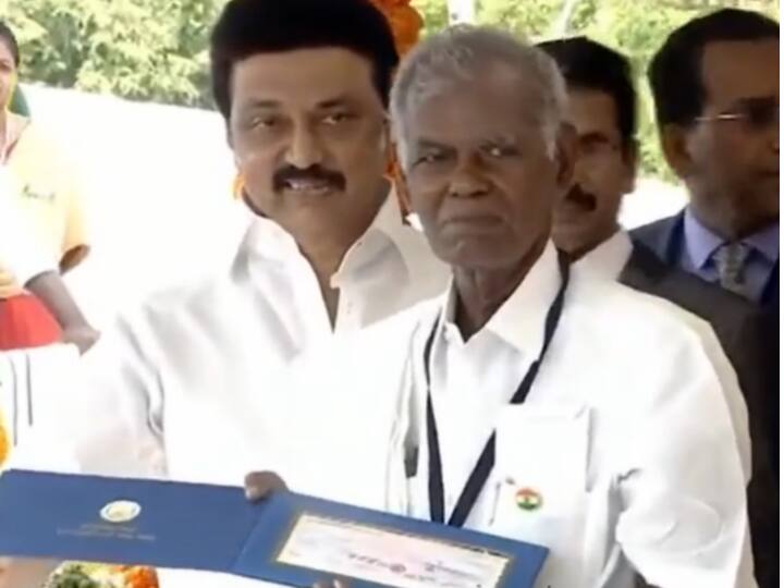 Left Leader Nalakkanu Donates Rs 10 Lakh Award Prize To TN Govt Left Leader Nallakkanu Donates Rs 10 Lakh Award Prize To TN Govt