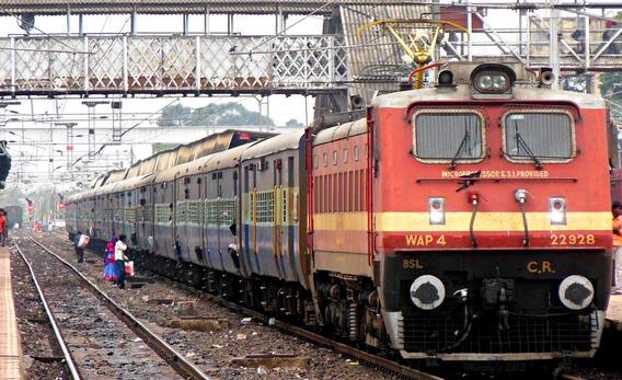 Nashik News : देवळाली-भुसावळ पॅसेंजर आता होणार एक्सप्रेस, 16 सप्टेंबरपासून धावणार, भाडेही महागणार Nashik News : देवळाली-भुसावळ पॅसेंजर आता होणार एक्सप्रेस, 16 सप्टेंबरपासून धावणार, भाडेही महागणार