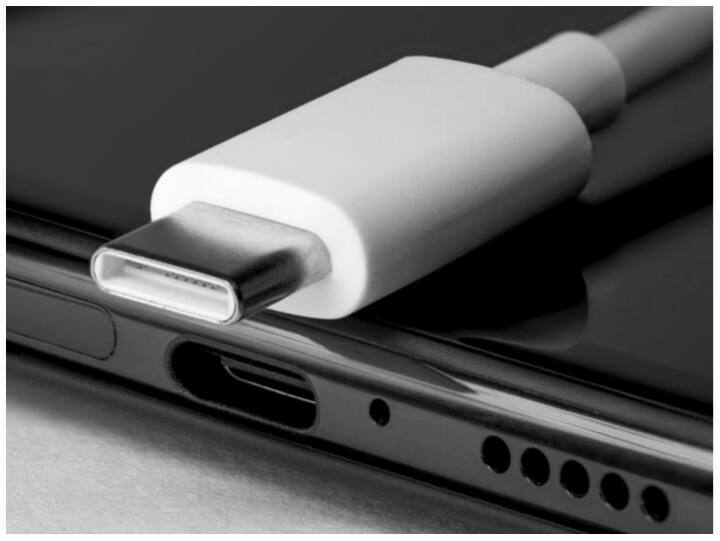 Common charger for all smartphone know how it will work पैसा बचाने वाली खबर: एक ही चार्जर से चार्ज हो जाएंगे सारे मोबाइल, इस तरह का होगा चार्जर