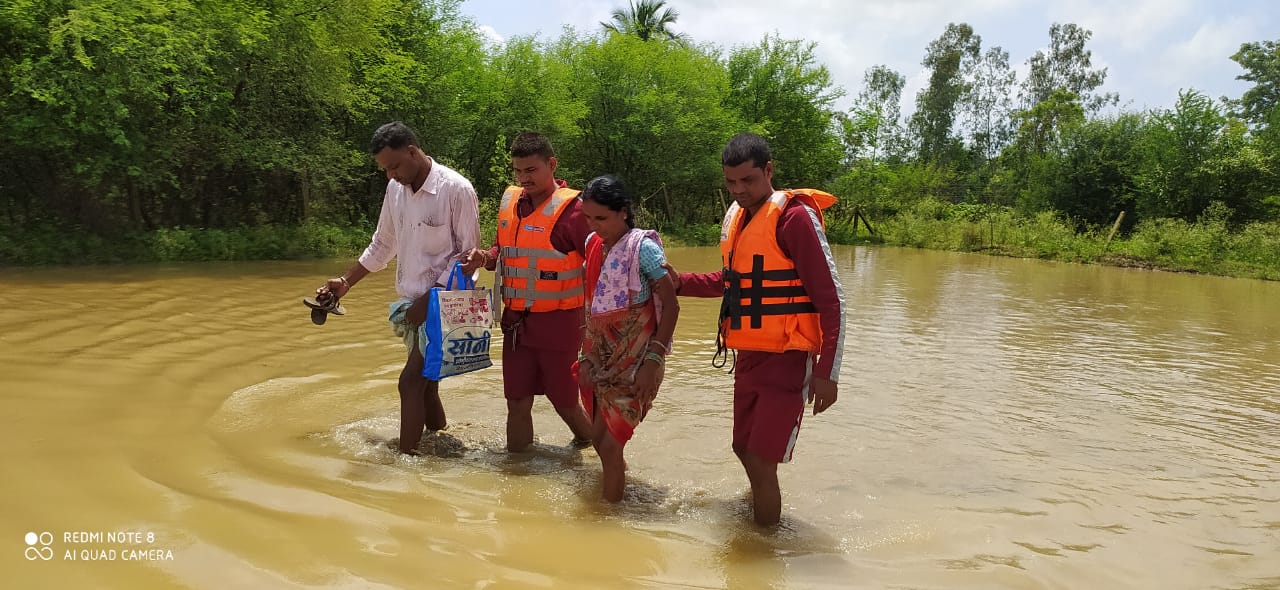 Durg Flood News: दुर्ग में कई सालों बाद बाढ़ जैसे हालात, शिवनाथ नदी के पास बसे 30 से ज्यादा गांव में बाढ़ का कहर