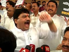 PHOTO : घोषणाबाजीतून सरकारला टोले, धनंजय मुंडेंनी विधीमंडळातील आंदोलन गाजवलं