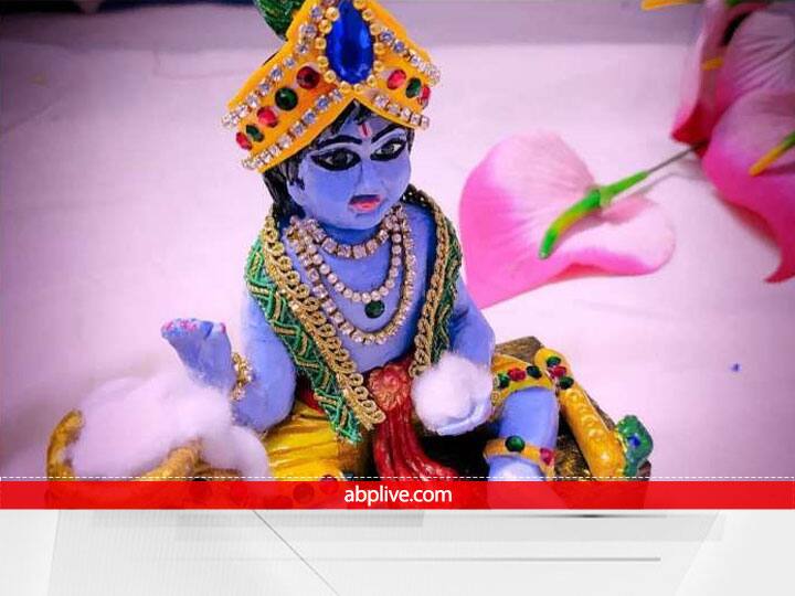 जन्माष्टमी का पर्व क्यों मनाया जाता है- मान्यता के अनुसार इस दिन को भगवान श्रीकृष्ण के जन्मोत्सव के रूप में मनाने की परंपरा है. हिंदू धर्म का ये एक महत्वपूर्ण पर्व है.