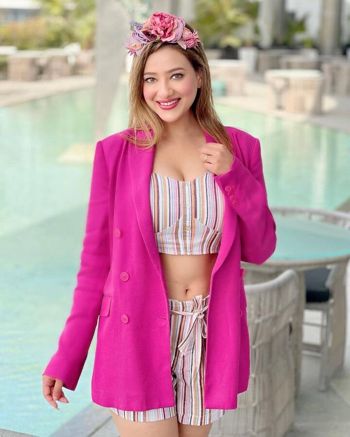 स्टार प्लस के शो अनुपमा में काव्या की भूमिका निभाकर घर-घर में पॉपुलर हुईं मदालसा शर्मा अपने स्टाइलिश लुक को लेकर हमेशा सुर्खियां बटोरती रहती हैं.