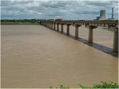 Hamirpur News: हमीरपुर में यमुना और बेतवा नदी उफान पर, डर के साए में जीने को मजबूर किनारे बसे ग्रामीण