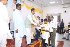 In Pics: सीएम शिवराज सिंह चौहान ने आपदा नियंत्रण में सहयोग देने वालों का किया सम्मान, देखें तस्वीरें