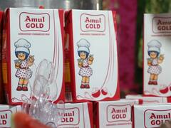 Amul Milk Price Hike: अमूल ने बढ़ाई कीमतें, लोग बोले- अब दूध ने भी कोई कसर नहीं छोड़ी