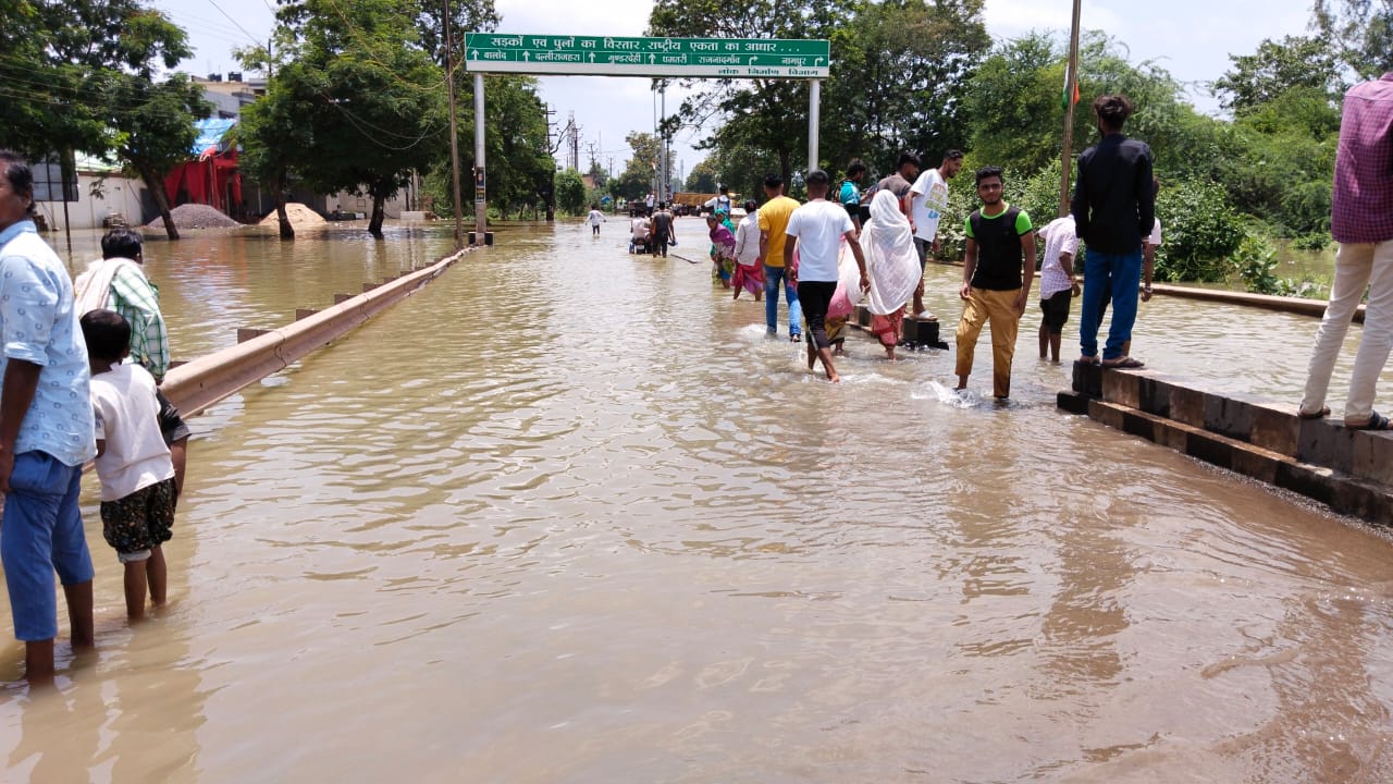 Durg Flood News: दुर्ग में कई सालों बाद बाढ़ जैसे हालात, शिवनाथ नदी के पास बसे 30 से ज्यादा गांव में बाढ़ का कहर