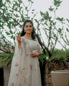 Gayathrie shankar: என்ன ஒரு என்ன ஒரு அழகியடா...நடிகை காயத்ரி சங்கர் லேட்டஸ்ட் போட்டோஸ்!