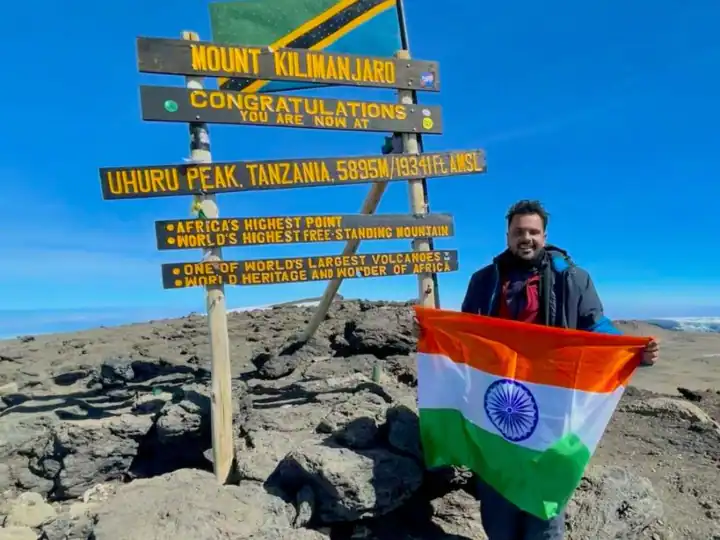 Punjab News: SP of Punjab hoisted tricolor on world's highest mountain Kilimanjaro, said big thing Punjab News: ਪੰਜਾਬ ਦੇ ਐਸਪੀ ਨੇ ਦੁਨੀਆ ਦੇ ਸਭ ਤੋਂ ਉੱਚੇ ਪਹਾੜ ਕਿਲੀਮੰਜਾਰੋ 'ਤੇ ਲਹਿਰਾਇਆ ਤਿਰੰਗਾ, ਕਹੀ ਵੱਡੀ ਗੱਲ