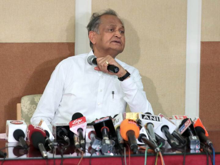 Gujarat Assembly Election: 17 अगस्त को गुजरात का दौरा करेंगे सीएम अशोक गहलोत, पार्टी नेताओं के साथ करेंगे बैठक Gujarat Visit CM Ashok Gehlot on August 17 Will hold meeting with party leaders Gujarat Assembly Election: 17 अगस्त को गुजरात का दौरा करेंगे सीएम अशोक गहलोत, पार्टी नेताओं के साथ करेंगे बैठक