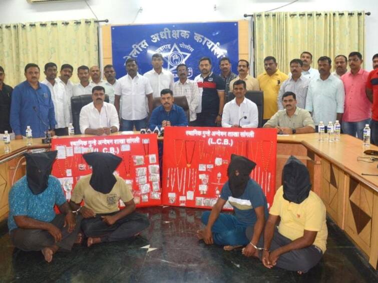 50 cases of burglary by the accused named Ghayal, Mobile by sangli local crime branch Sangli Crime : मोबाईल, घायल नावाच्या आरोपींकडून 50 घरफोडीचे गुन्हे उघडकीस, स्थानिक गुन्हे अन्वेषण विभागाची कारवाई 