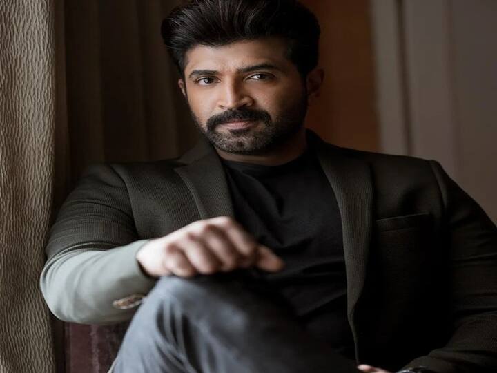 அருண் விஜய் தனது இன்ஸ்டாகிராம் பக்கத்தில் கருப்பு நிற கோட் ஷூட்டில் எடுத்த போட்டோக்களை பதிவிட்டுள்ளார்!
