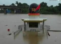 નવસારીમાં મેઘરાજા વરસ્યા મનમૂકીને, તડકેશ્વર મંદિરના ગર્ભગૃહમાં ફરી વળ્યા વરસાદી પાણી