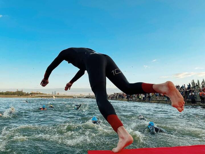 कझाकीस्थान (Ironman kazakhstan) येथे झालेल्या स्पर्धेत त्यांनी हे घवघवीत यश मिळवलं आहे.