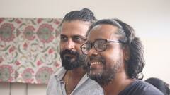 Nigel Exclusive: থিয়েটারে গান, কথাকলি আর ছৌয়ের ব্যবহার, বিশেষভাবে সক্ষমদের নিয়ে গল্প বাঁধছেন নাইজেল