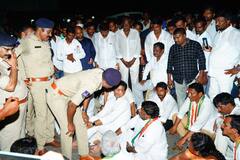 Congress Leaders Arrest: వరద ప్రభావిత ప్రాంతాల సందర్శనకు వెళ్తుంటే అరెస్ట్ చేసిన పోలీసులు| ABP Desam