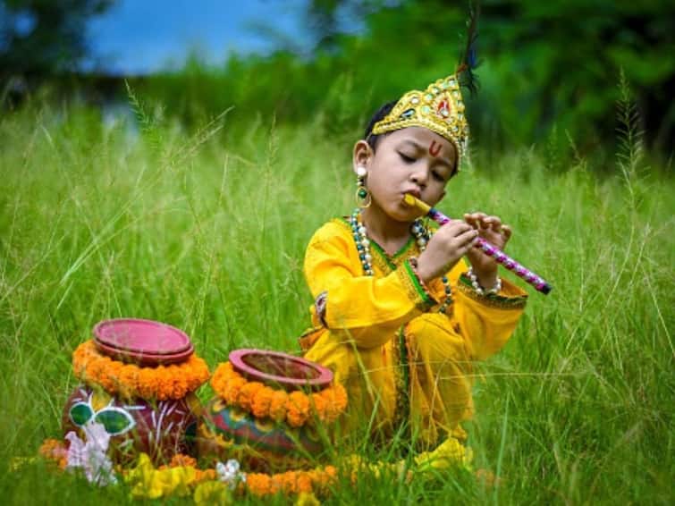 janmashtami-2022-exact-date-time-to-celebrate-krishna-janmashtami-on-19