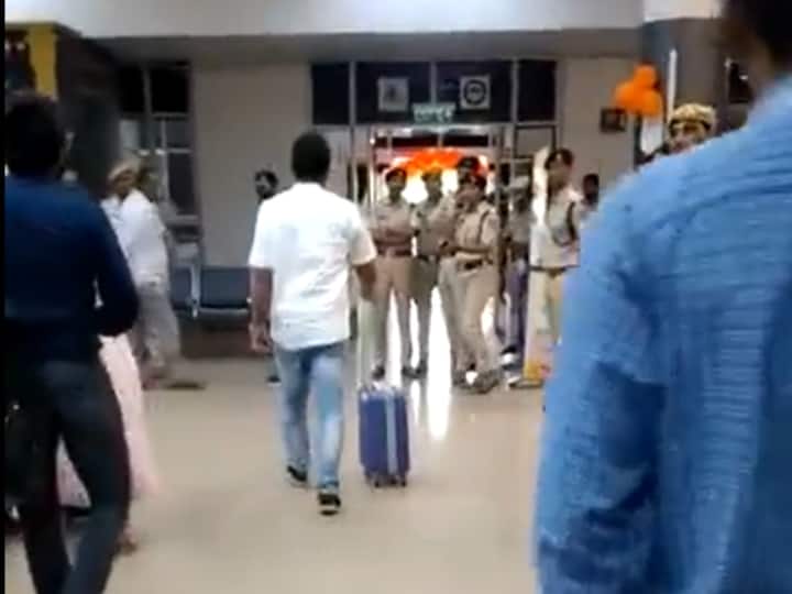 Jalore Case:  भीम आर्मी प्रमुख चंद्रशेखर आजाद को पुलिस ने एयरपोर्ट पर रोका, दलित परिवार से जा रहे थे मिलने