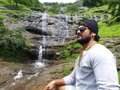 Bhojpuri News: बीवी को अपना लकीचार्म बताते हैं Khesari Lal Yadav, चंदा के जिंदगी में आते ही बदल गई किस्मत