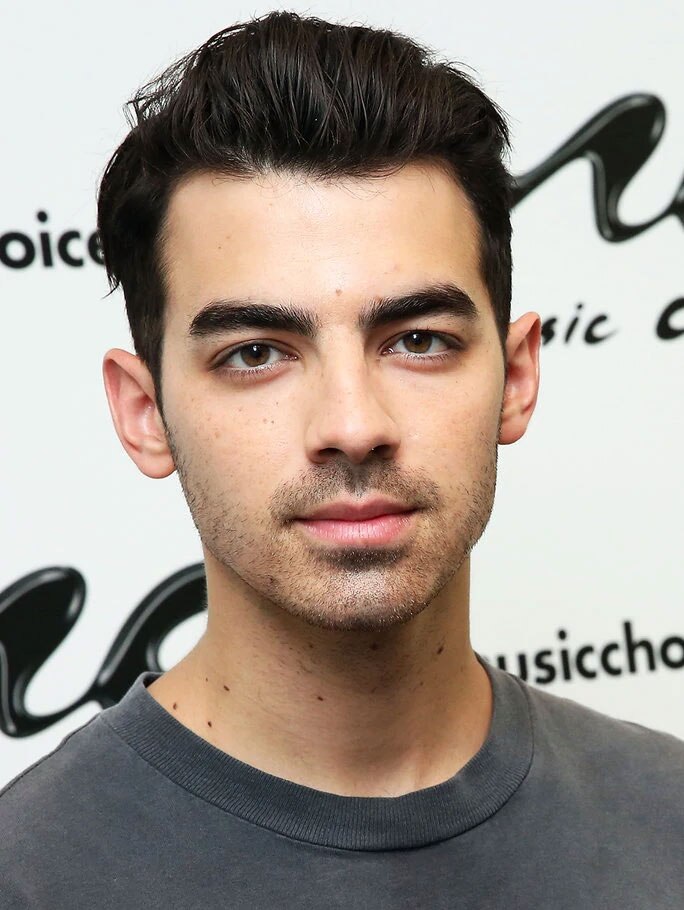 निक जोनस के भाई  Joe Jonas यूं ही नहीं हैं इतने हैंडसम, इस तरह रखते हैं खुद को मेंटेन