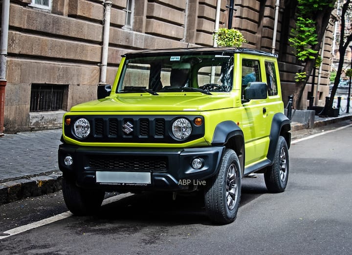 Jimny को 5 गेट्स के साथ पेश किया जाएगा, लेकिन हमारे पास यह एक बहुत छोटा Jimny जैसा दिखने वाला 3-दरवाजों वाला वर्जन है. यह कार शानदार दिखती है.