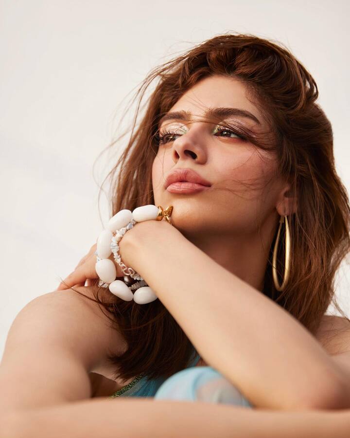 खुशी सोशल मीडियावर देखील खूप सक्रिय आहे आणि अनेकदा तिच्या वैयक्तिक आणि व्यावसायिक आयुष्यातील झलक चाहत्यांसह शेअर करते.(फोटो सौजन्य :khushi05k/इंस्टाग्राम)