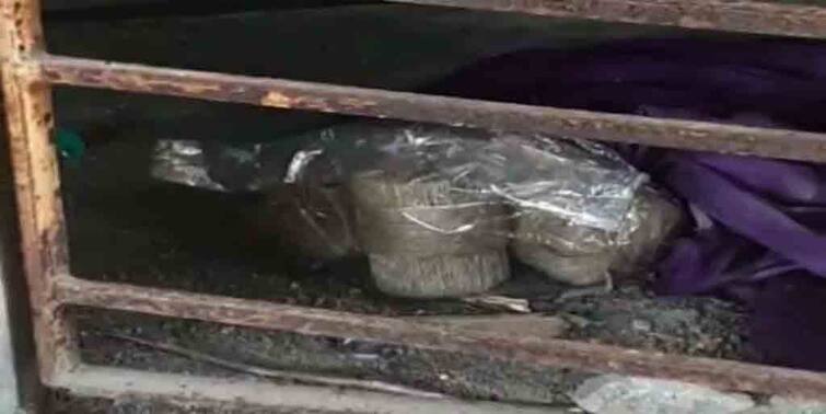 north 24 pargana: fresh bomb recovered from abandoned school bathroom in Barrackpore North 24 Pargana: ব্যারাকপুরে বিদ্যালয়ের পরিত্যক্ত বাথরুম থেকে উদ্ধার তাজা বোমা